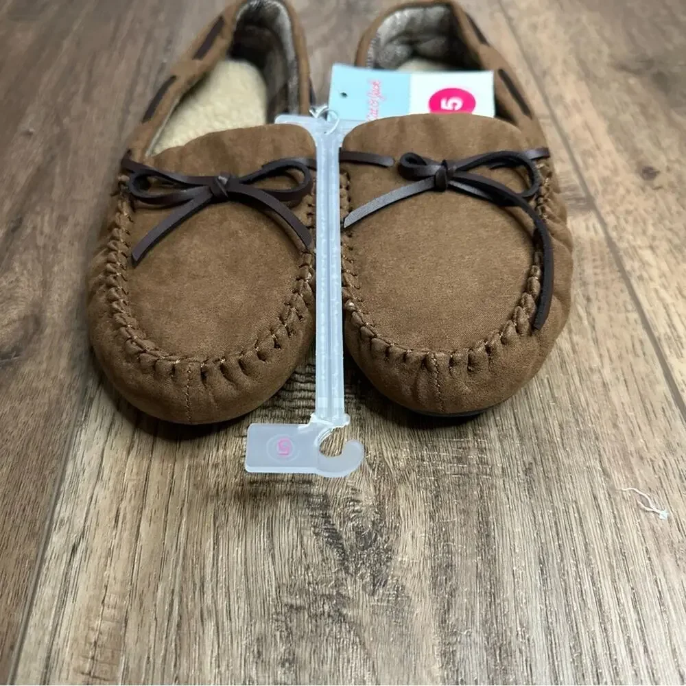 NWT!! Cat & Jack Boy's Faux Suede Brown Moccasin‎ Style Slippers, Lined, Size 5